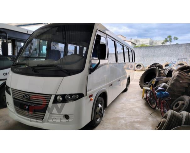 Foto de  ONIBUS MARCOPOLO/VOLARE W8 ON, DIESEL, BRANCA, 2008/2009, CHASSI: ...28453, NO ESTADO EM QUE SE ENCONTRA.