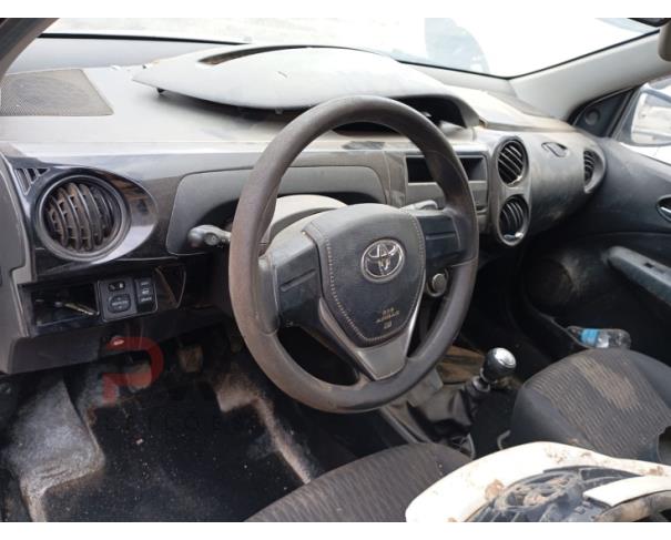 Foto de PAS/AUTOMOVEL TOYOTA /ETIOS HB X13L MT, ALCOOL/GASOLINA, BRANCA, 2017/2018, CHASSI: ...08506, NO ESTADO EM QUE SE ENCONTRA.