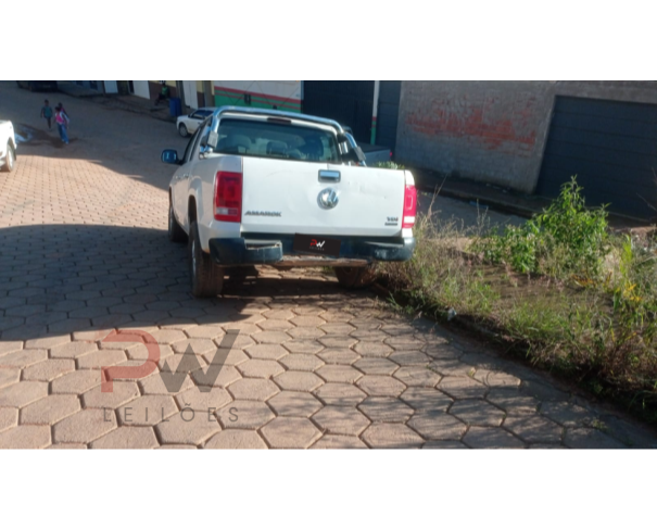 Foto de CAMINHONE I/VW AMAROK CD 4X4 S, DIESEL, BRANCA, 2014/2014, NO ESTADO EM QUE SE ENCONTRA. 