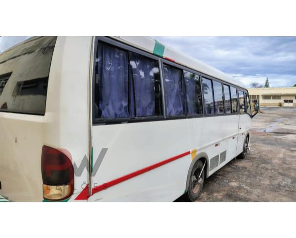 Foto de ONIBUS MARCOPOLO/VOLARE W8 ON, DIESEL, BRANCA, 2008/2009,CHASSI: ...28495, NO ESTADO EM QUE SE ENCONTRA.