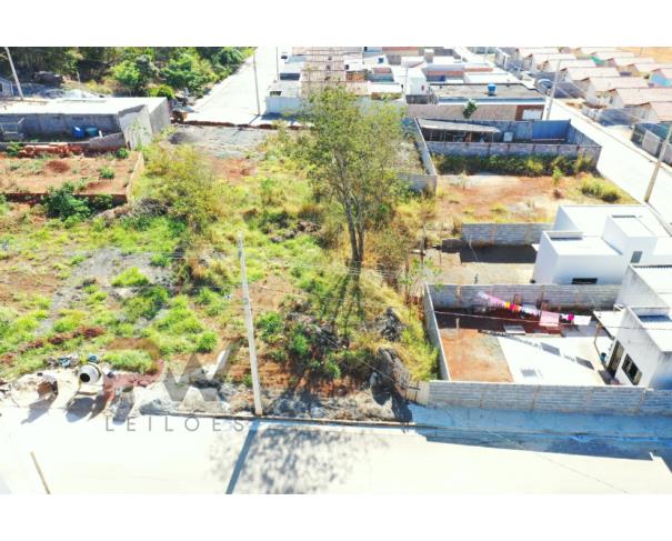 Foto de LOTE 15 - QUADRA 26 - MATRICULA 6319 - 577,00 M², Rua Francisco Pedro Vigilato - Bairro Alvorada, Pains/MG. Área levantada no georreferenciamento 529,00 m².  Área de posse (passível de retificação) 529,00 m², NO ESTADO EM QUE SE ENCONTRA.