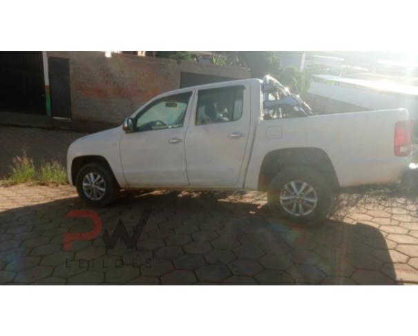 Foto de CAMINHONE I/VW AMAROK CD 4X4 S, DIESEL, BRANCA, 2014/2014, NO ESTADO EM QUE SE ENCONTRA. 