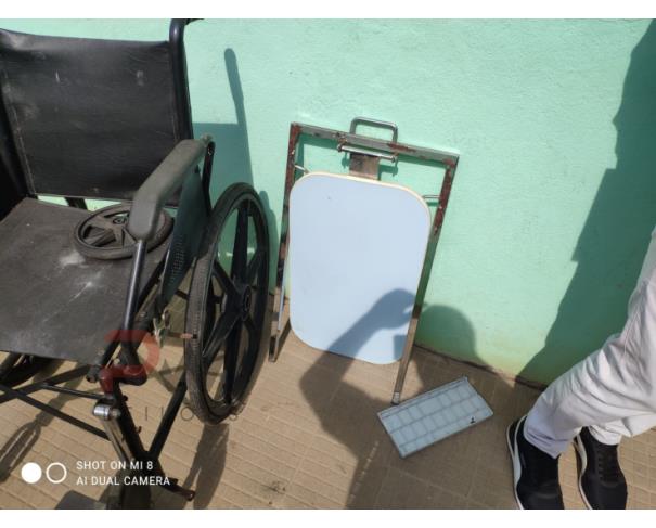 Foto de LOTE CONTENDO SUCATA HOSPITALAR E IMPRESSORAS, NO ESTADO EM QUE SE ENCONTRA. 