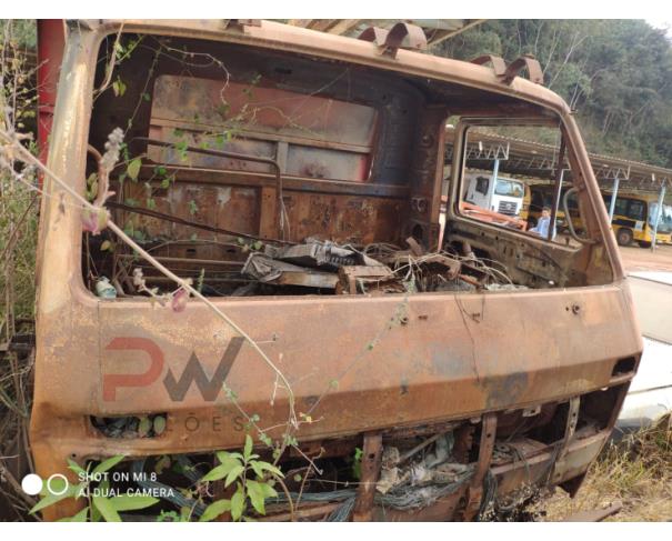 Foto de CAMINHAO VW/13.190 WORKER, DIESEL, VERMELHA, 2014/2014, CHASSI: ...40624, NO ESTADO EM QUE SE ENCONTRA. 