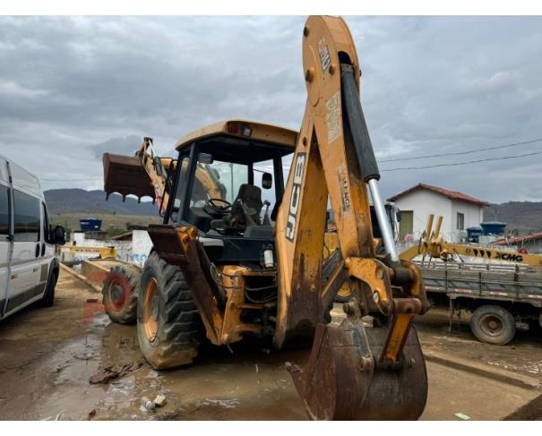 Foto de RETROESCAVADEIRA JCB, AMARELA, ANO 2012, NO ESTADO EM QUE SE ENCONTRA. 